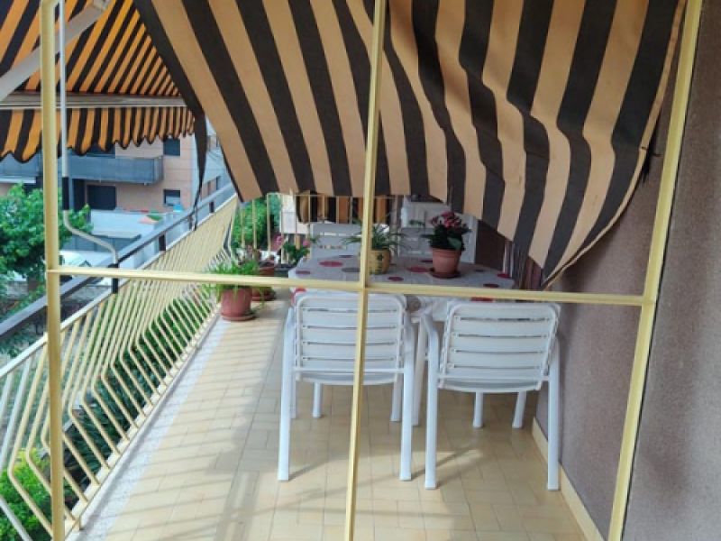 Separador de balcón en aluminio y cristal – MACC Cristalería