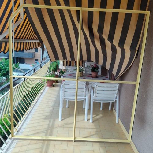 Separador de balcón en aluminio y cristal – MACC Cristalería