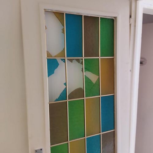 Mosaico de colores para cristal de puerta – MACC Cristalería